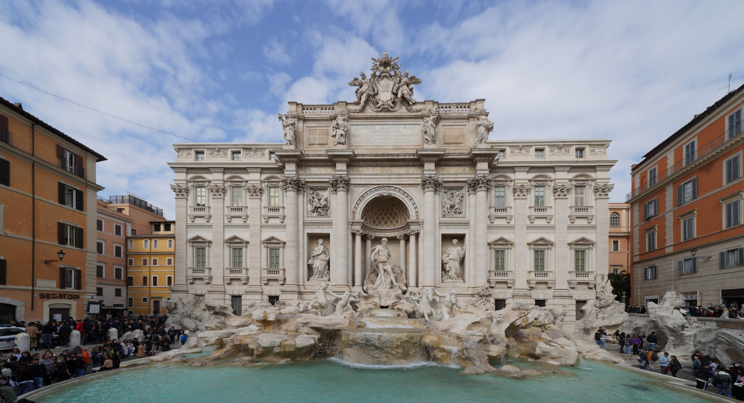 Fontana di Trevi: molto più di una moneta lanciata in acqua